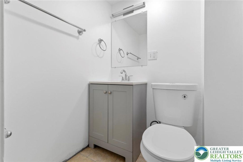 409 E Washington - Photo 6