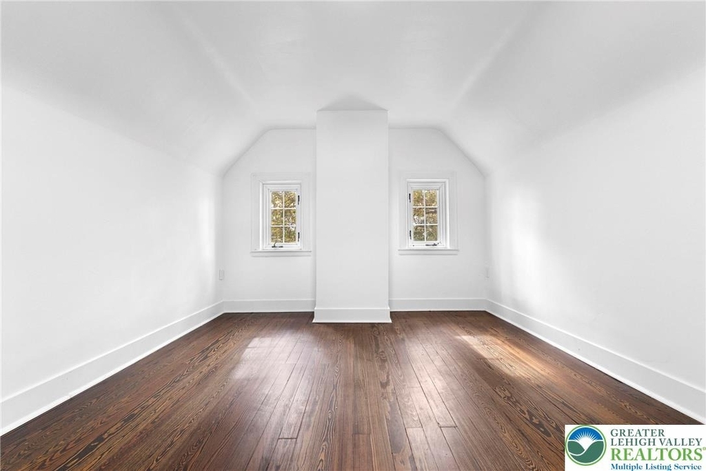 409 E Washington - Photo 15