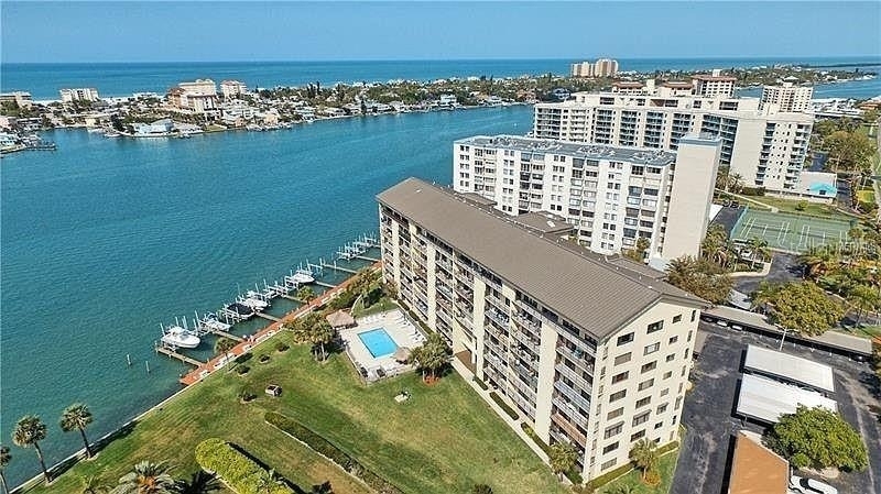650 Island Way - Photo 0