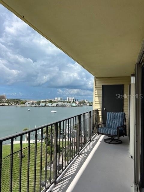 650 Island Way - Photo 3