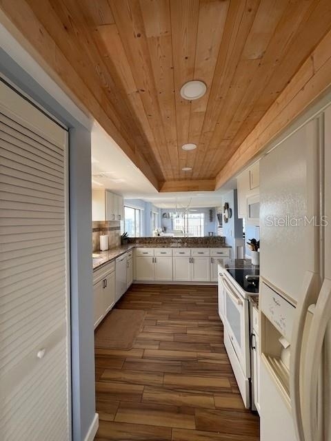650 Island Way - Photo 14