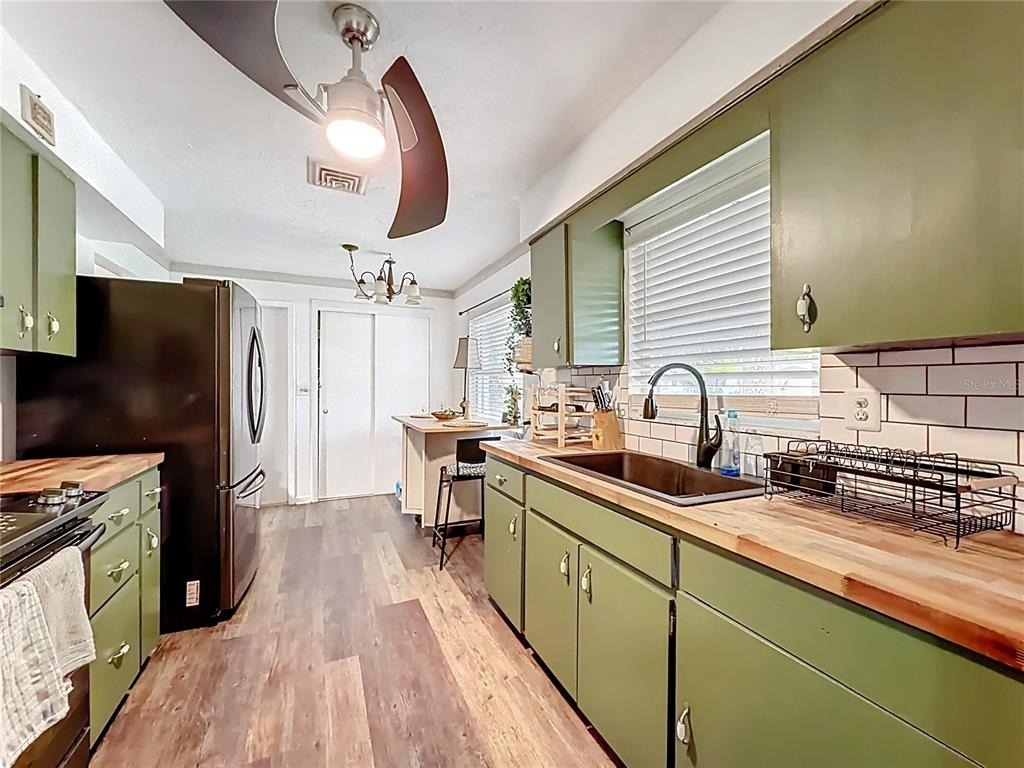 762 Barbara Street - Photo 8