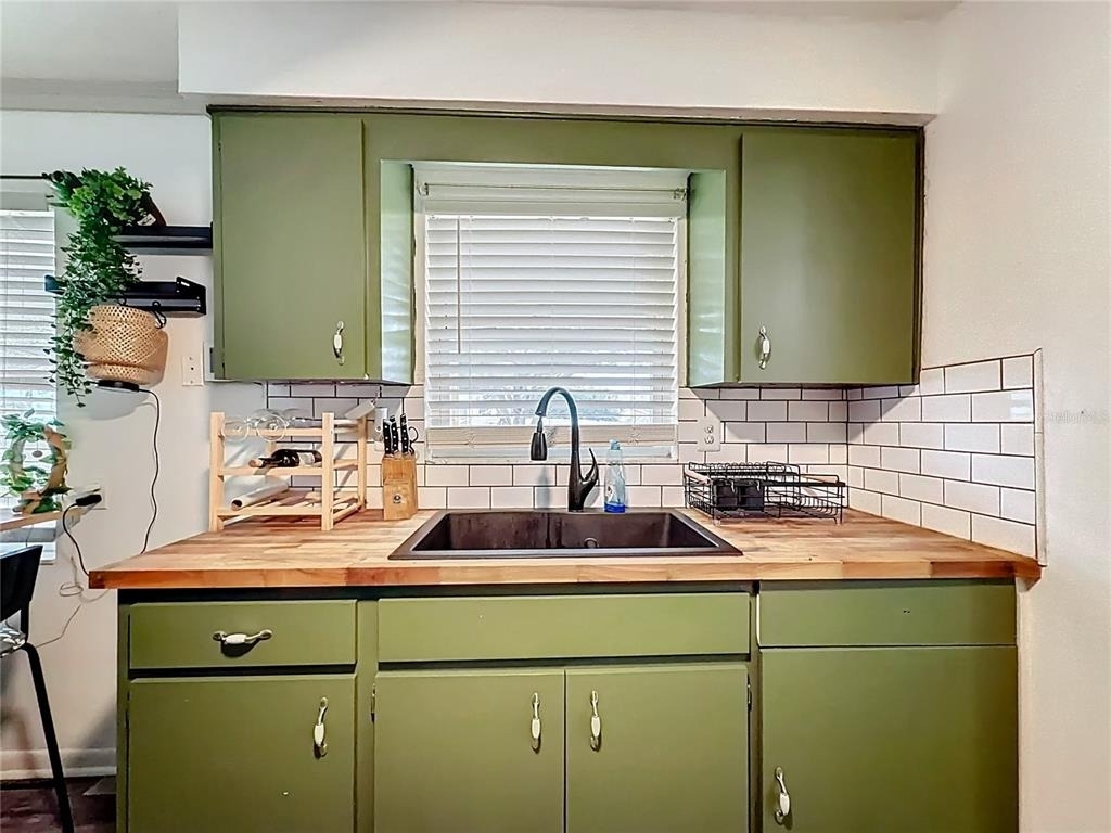 762 Barbara Street - Photo 11