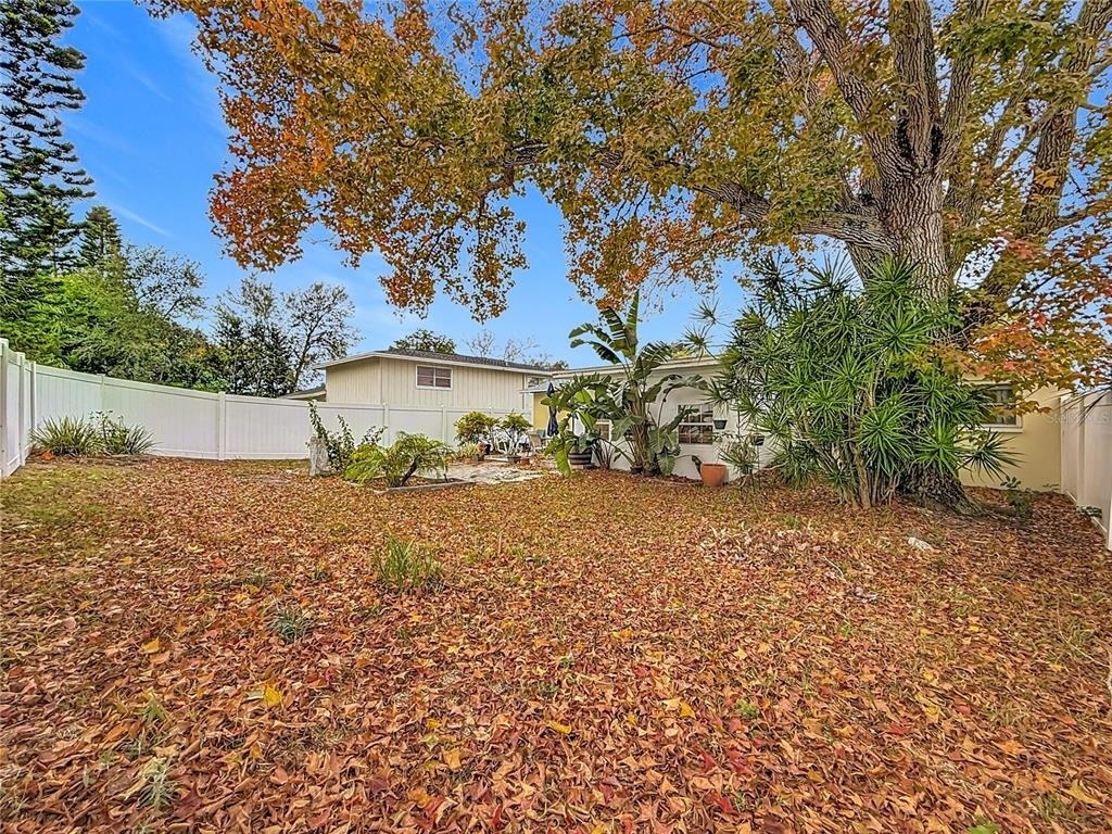 762 Barbara Street - Photo 32