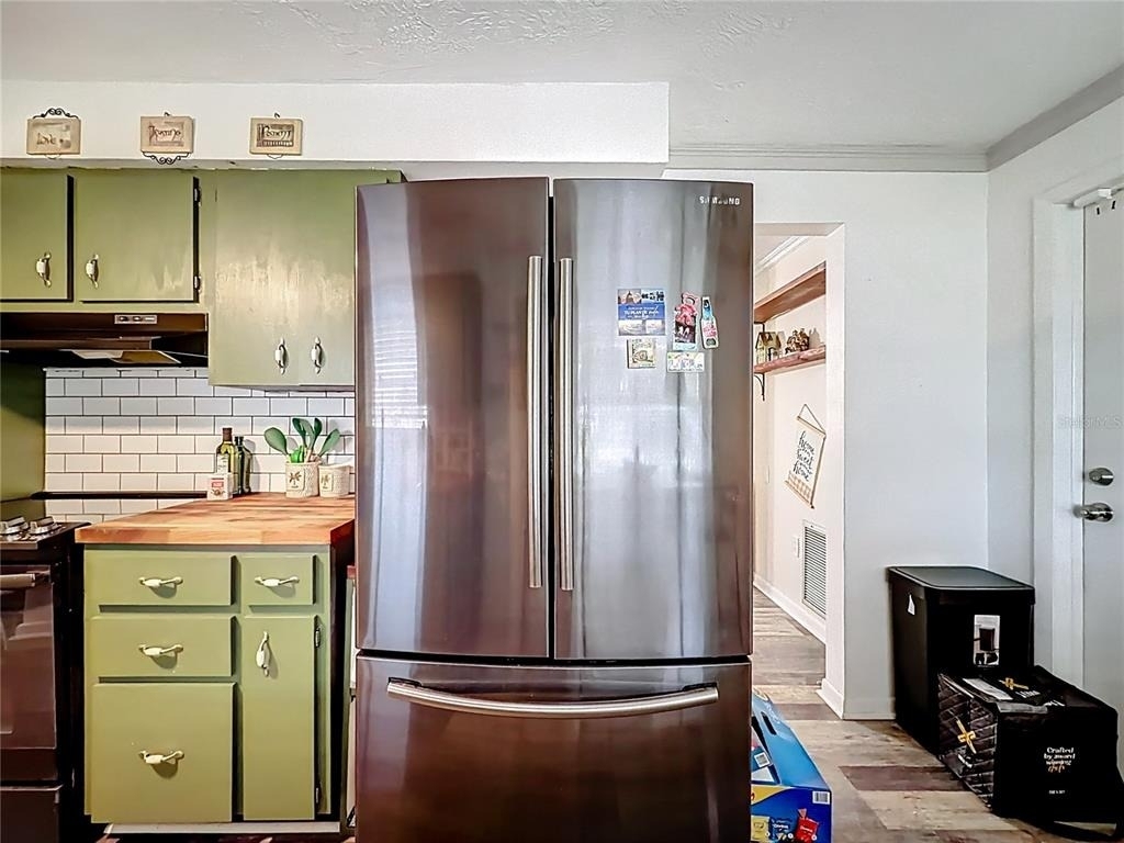 762 Barbara Street - Photo 10