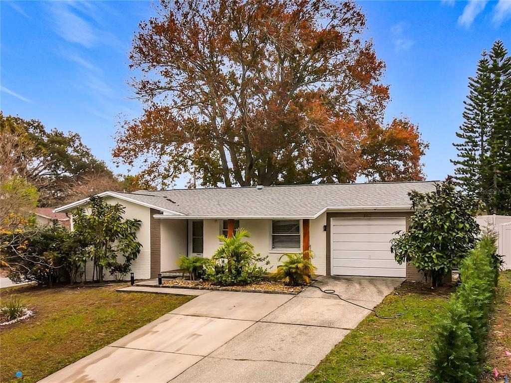 762 Barbara Street - Photo 1
