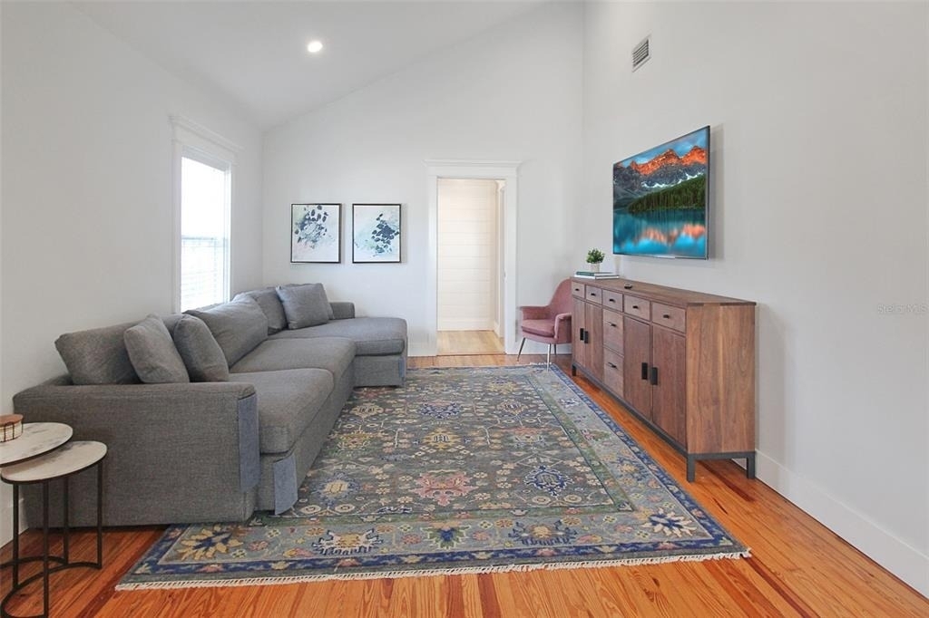 2321 18th Avenue W - Photo 6