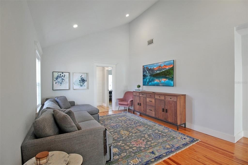 2321 18th Avenue W - Photo 5