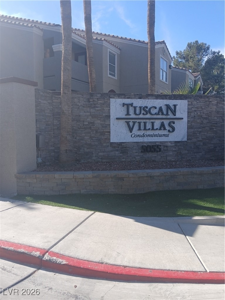 5055 W Hacienda Avenue - Photo 0
