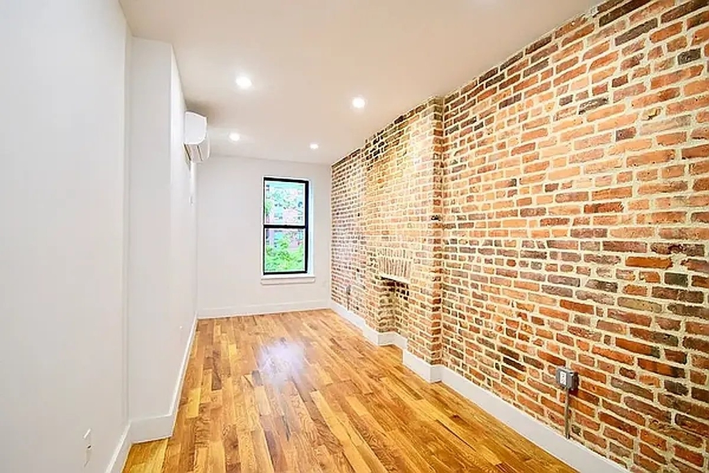 588 Quincy Street - Photo 1