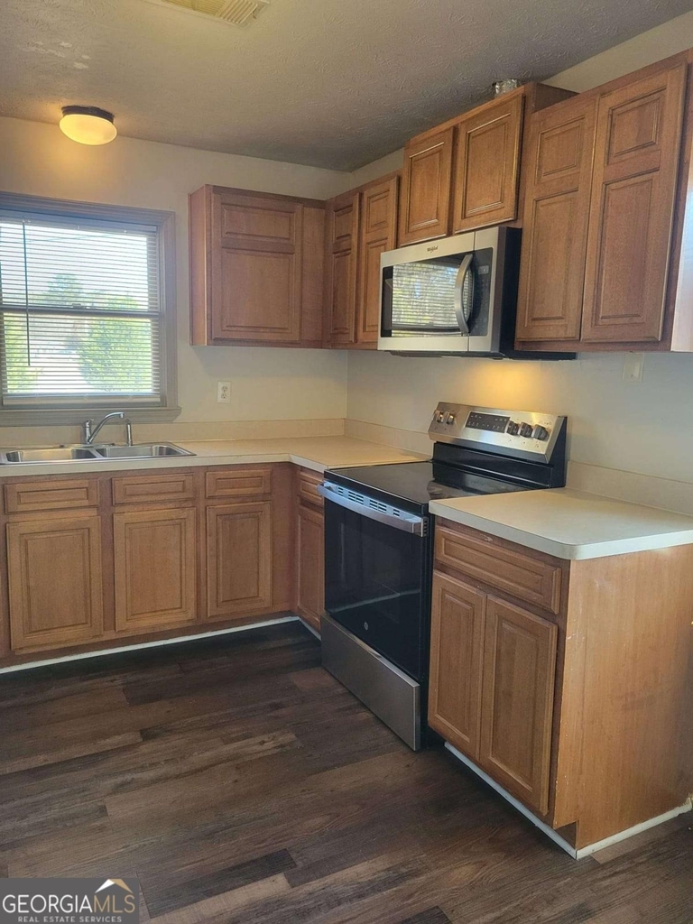 1063 Pleasant Hill Road - Photo 4