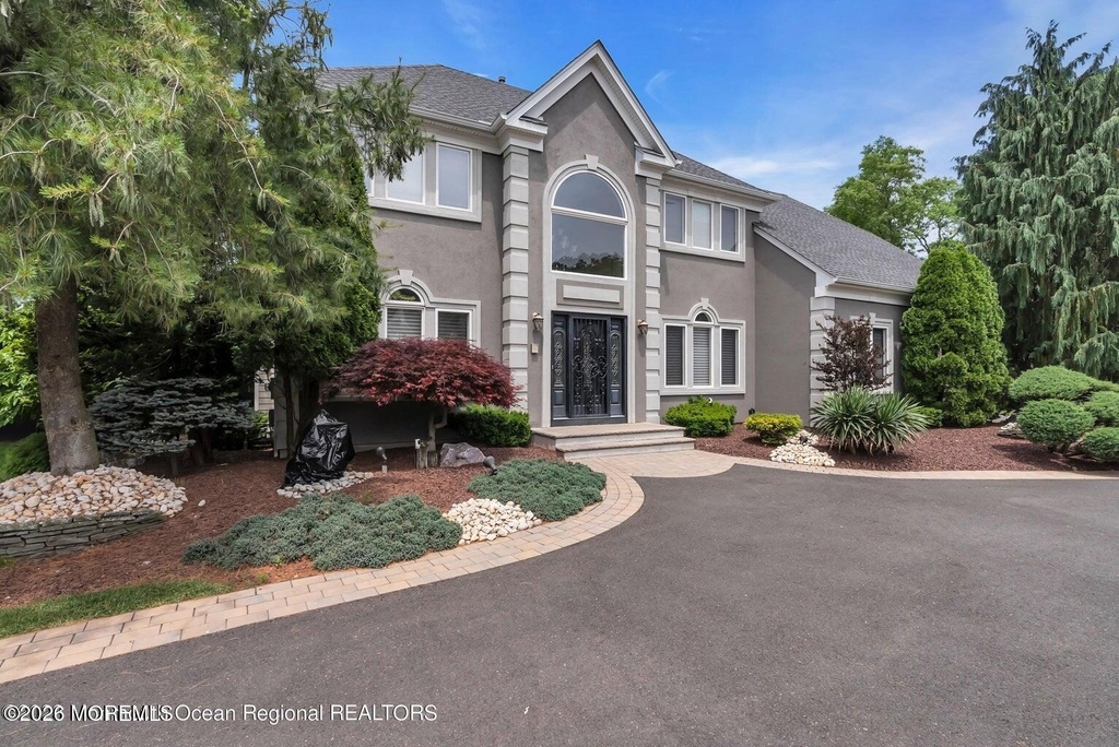 7 Mackenzie Road - Photo 1