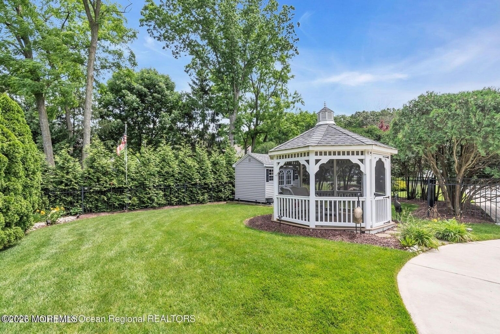 7 Mackenzie Road - Photo 38