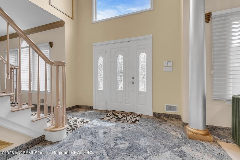 7 Mackenzie Road - Photo 3