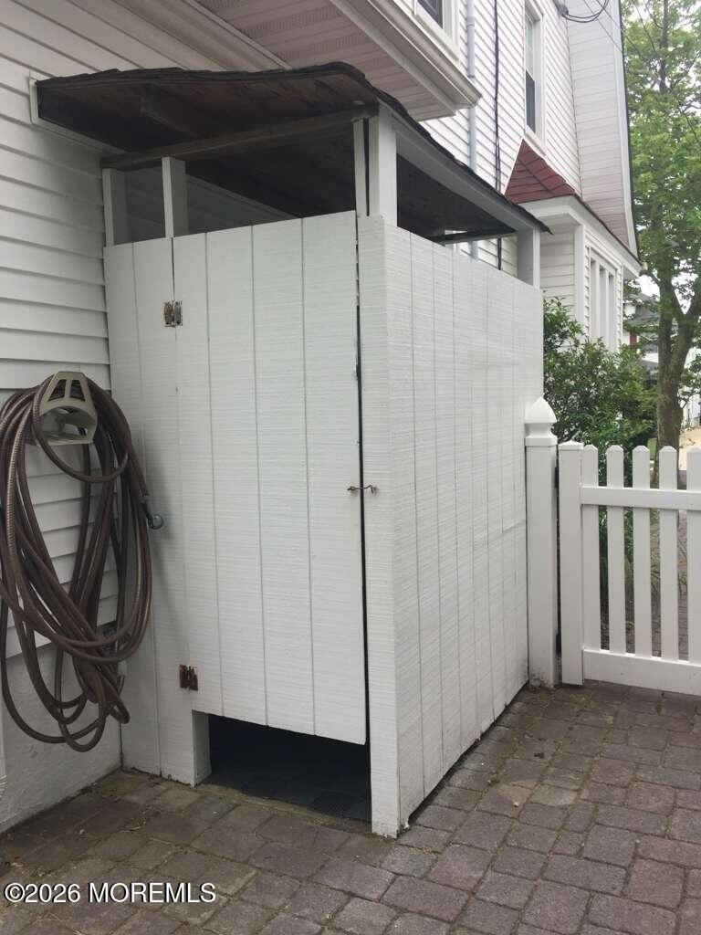 404 Monmouth Avenue - Photo 28