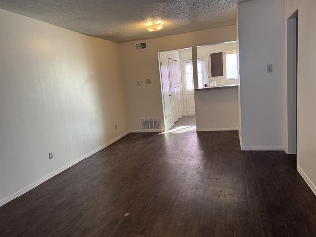 2802 Wimbledon Court - Photo 3