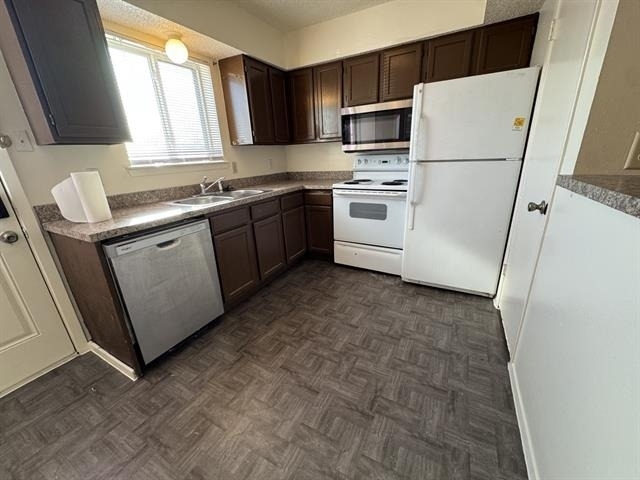 2802 Wimbledon Court - Photo 2