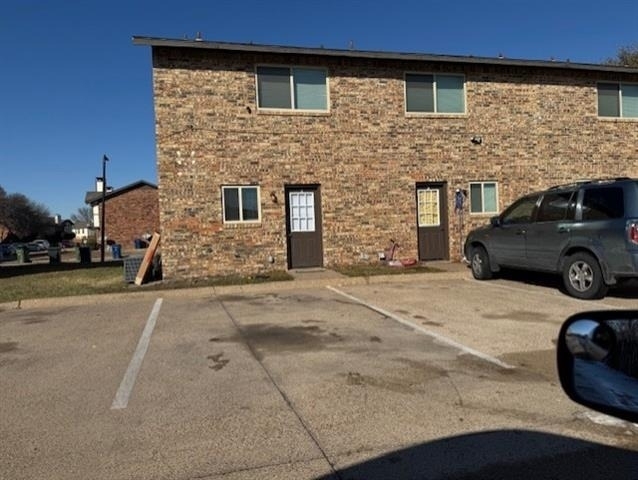 2802 Wimbledon Court - Photo 1