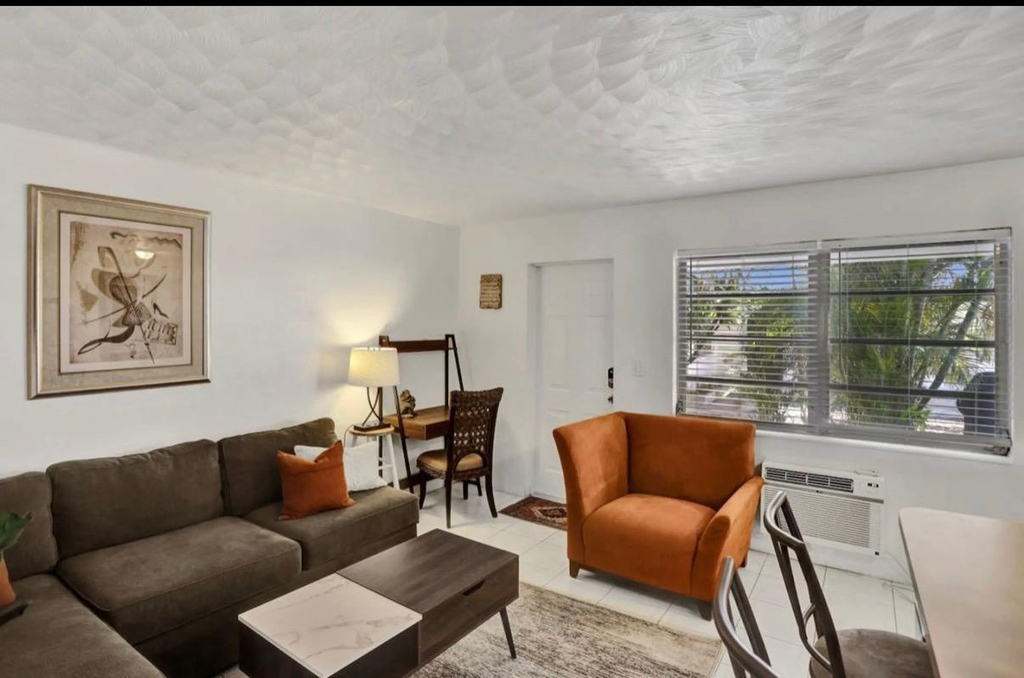 820 Ne 16th Avenue - Photo 2