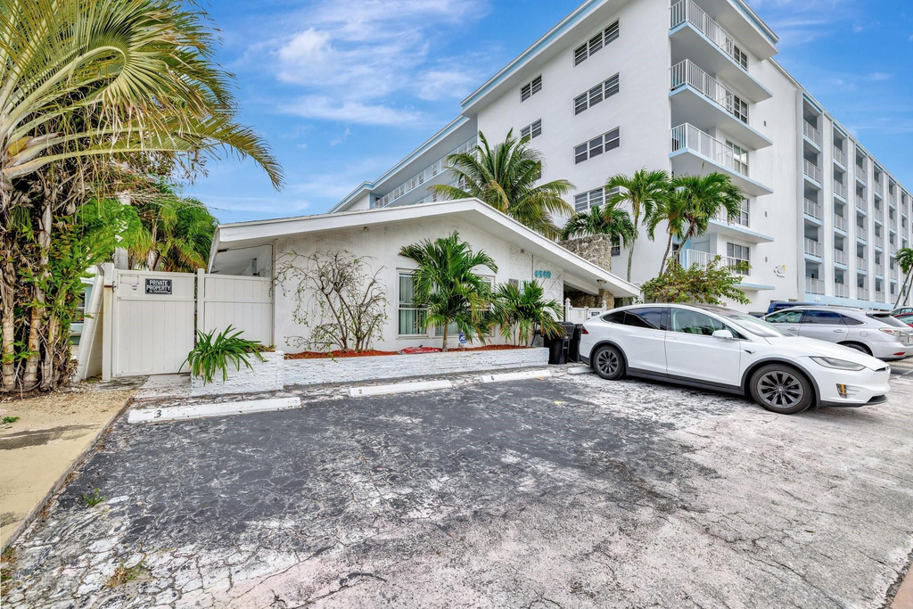 4548 N Ocean - Photo 1