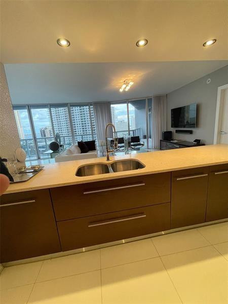 465 Brickell Avenue - Photo 4