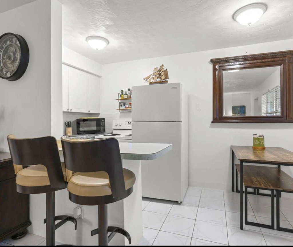 820 Ne 16th Avenue - Photo 1