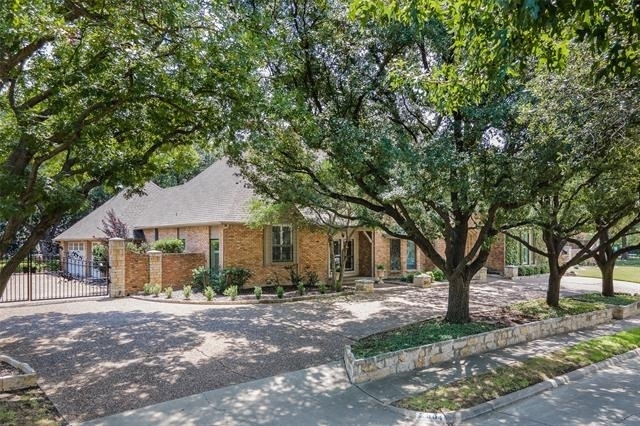 2004 Crown Knoll Lane - Photo 2