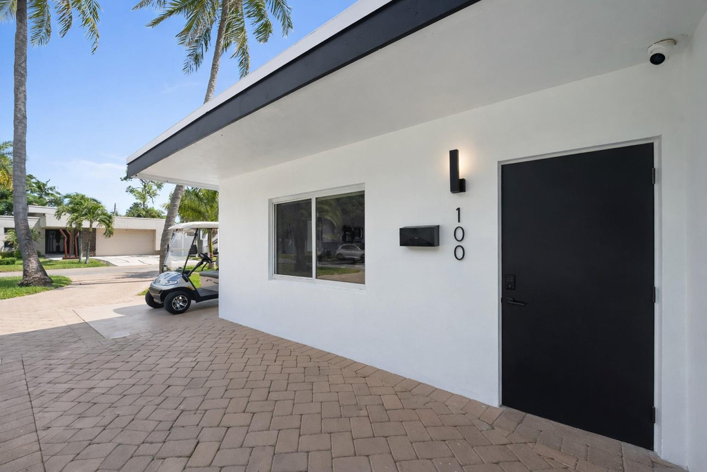 100 Ne 22nd Street - Photo 1
