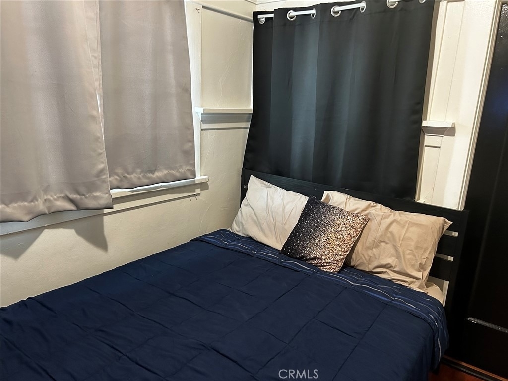 4727 Oakwood Avenue - Photo 10