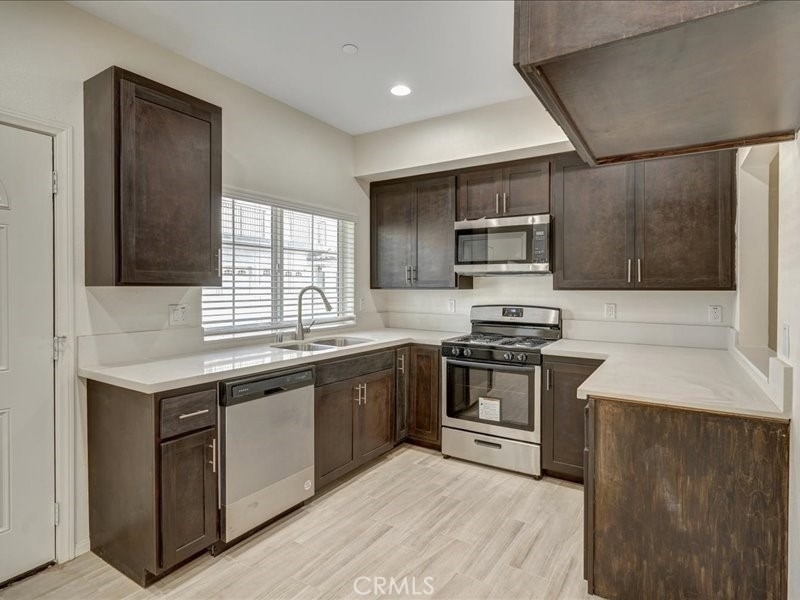 23780 Hemlock Avenue - Photo 6