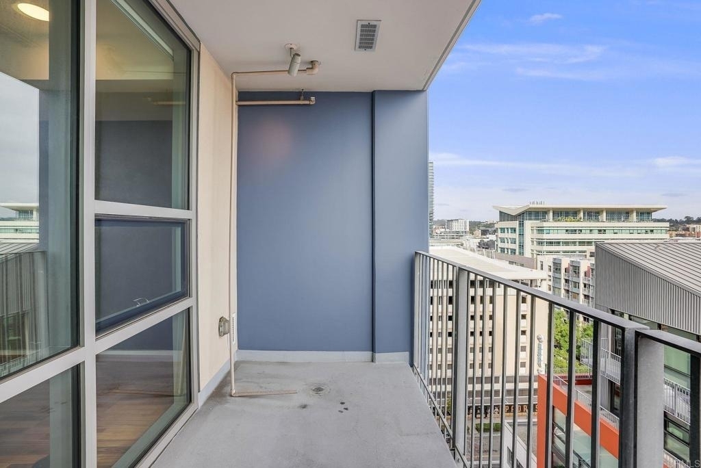 321 10th Avenue - Photo 15