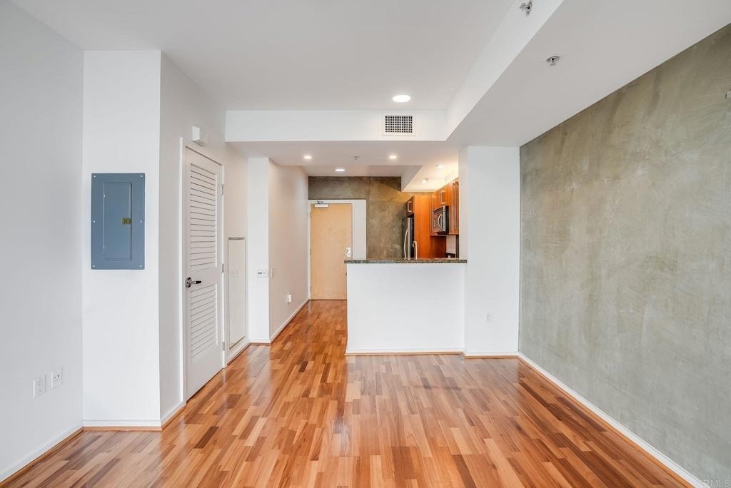 321 10th Avenue - Photo 6