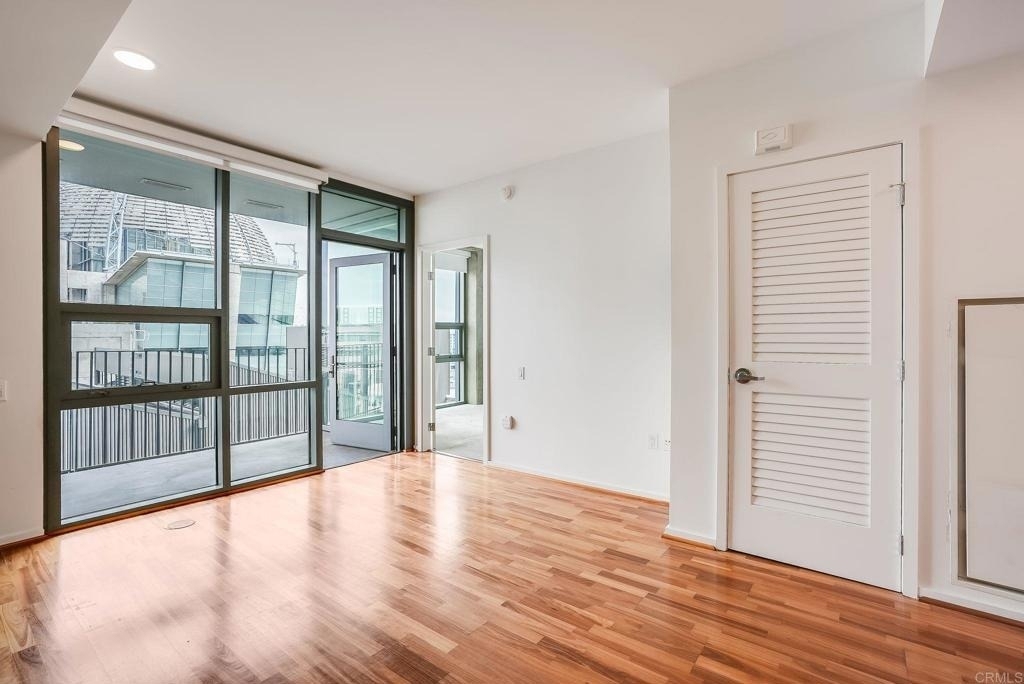 321 10th Avenue - Photo 10