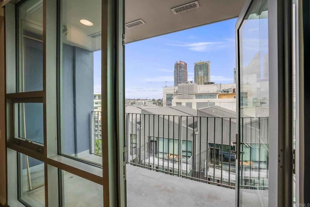 321 10th Avenue - Photo 12