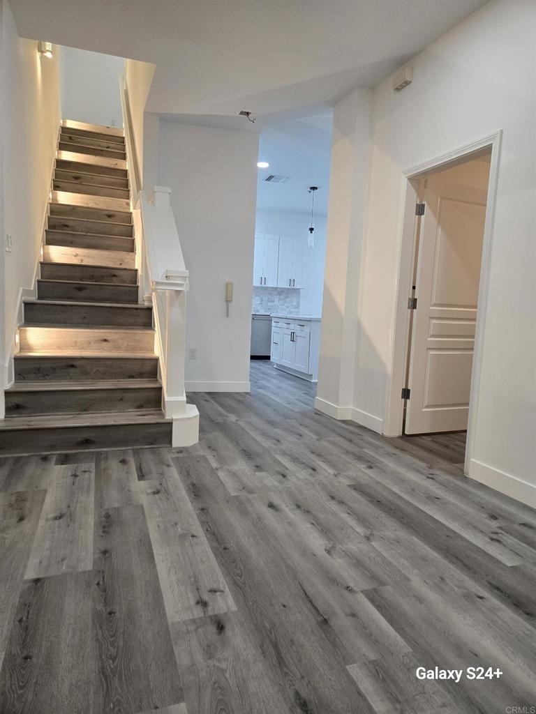110 W Island Ave - Photo 6