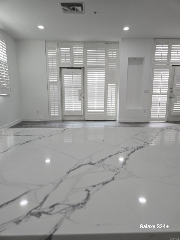 110 W Island Ave - Photo 7