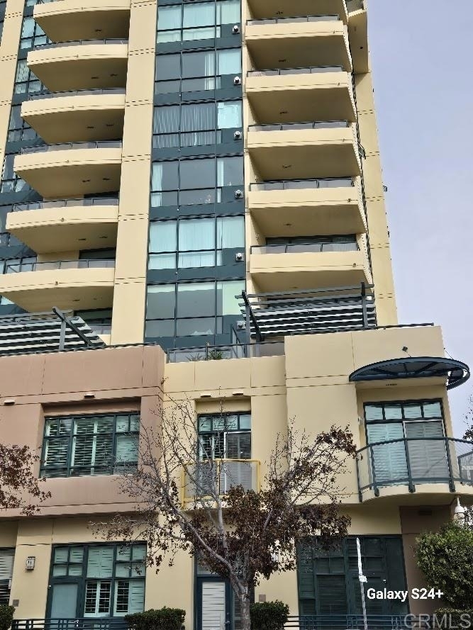 110 W Island Ave - Photo 0