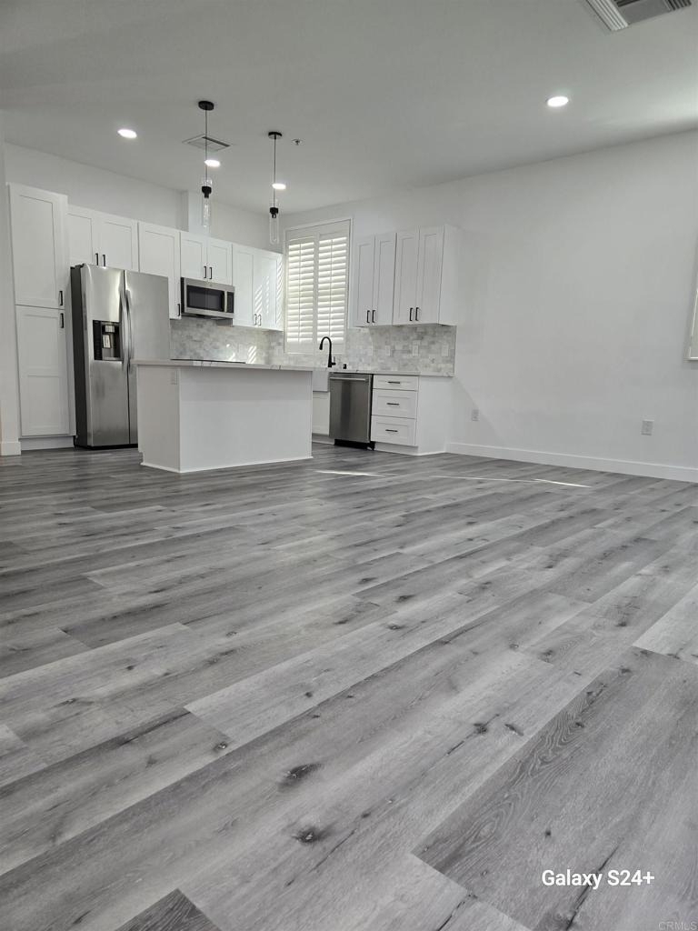 110 W Island Ave - Photo 2