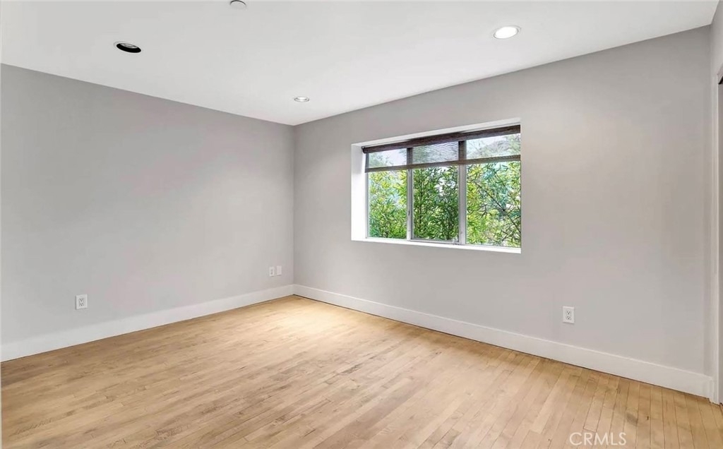 6396 Weidlake Drive - Photo 8