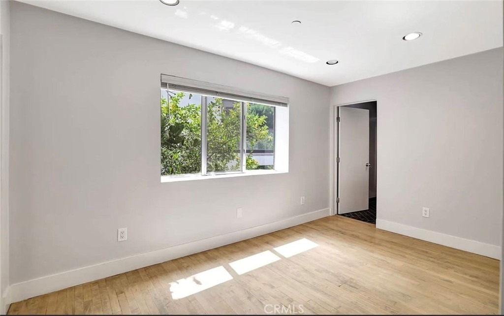 6396 Weidlake Drive - Photo 9