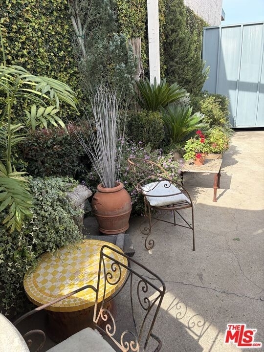 2252 W Washington Boulevard - Photo 4