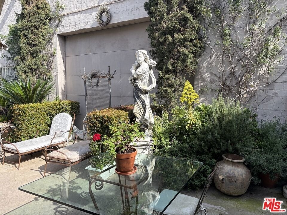 2252 W Washington Boulevard - Photo 5