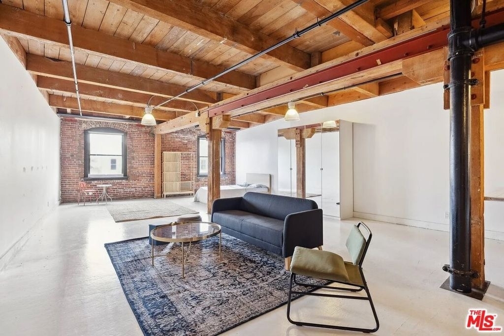 900 E 1st Street - Photo 8