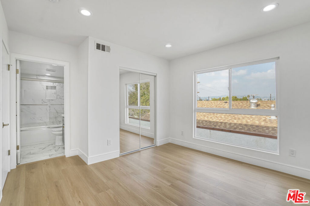 2057 1/2 S Garth Avenue - Photo 24