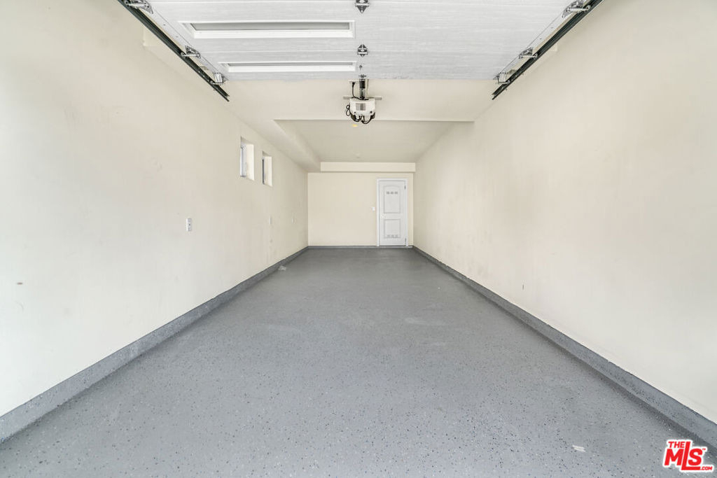 2057 1/2 S Garth Avenue - Photo 27