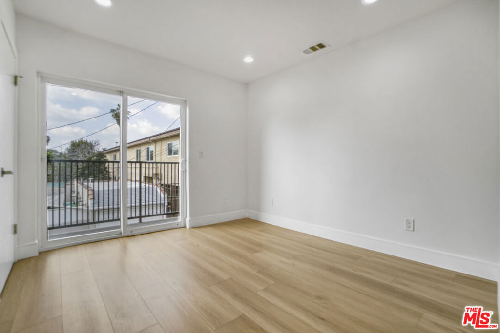 2057 1/2 S Garth Avenue - Photo 17