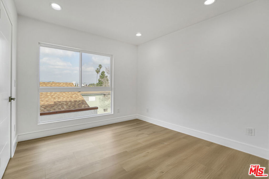 2057 1/2 S Garth Avenue - Photo 19