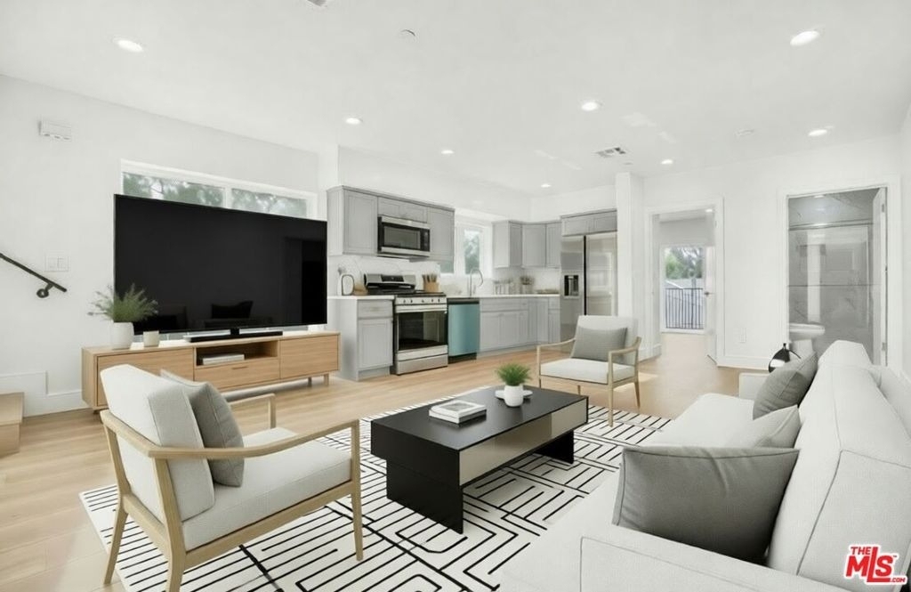 2057 1/2 S Garth Avenue - Photo 7