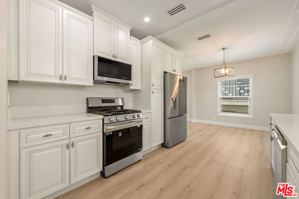 1117 S Wooster Street - Photo 6