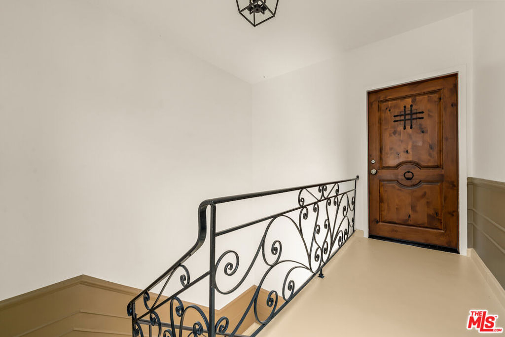 1117 S Wooster Street - Photo 3
